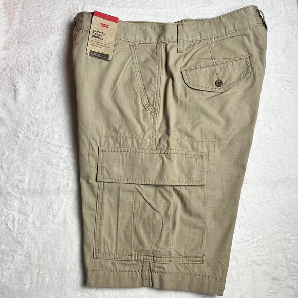 Levi’s Carrier cargo shorts khaki size 29 NWT - Picture 1 of 8